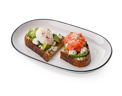 Тост с авокадо и лососем 